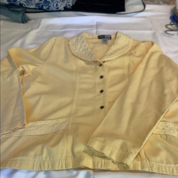 Soft Butter Yellow Blazer - Picture 4 of 4